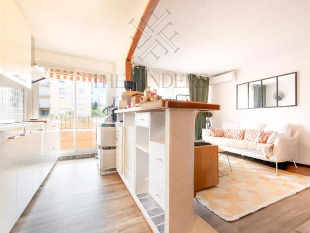 Appartement idéalement situé dans une résidence recherchée, à seulement 5 minutes à pied du port de Saint Tropez