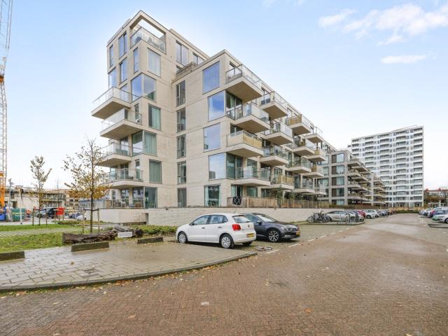 appartement in Amsterdam, Koningin Wilhelminaplein