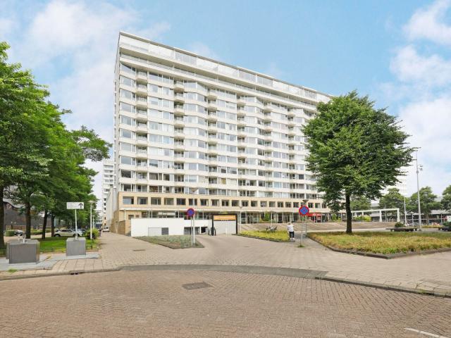 appartement in Amsterdam, Koningin Wilhelminaplein