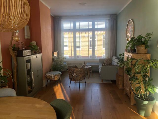 appartement in Den Haag, Hendrik van Deventerstraat