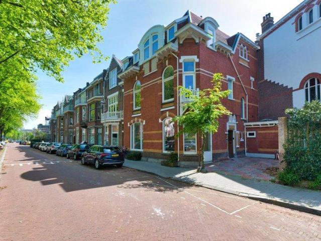 appartement in Den Haag, Johan van Oldenbarneveltlaan