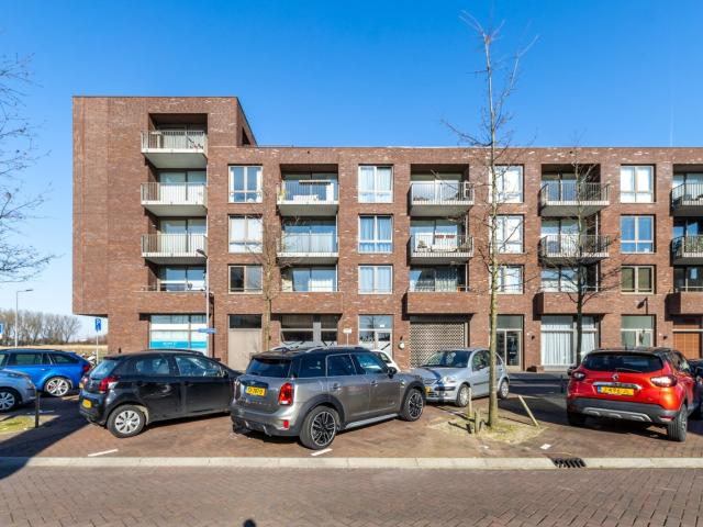 appartement in Rotterdam, Van der Duijn van Maasdamweg