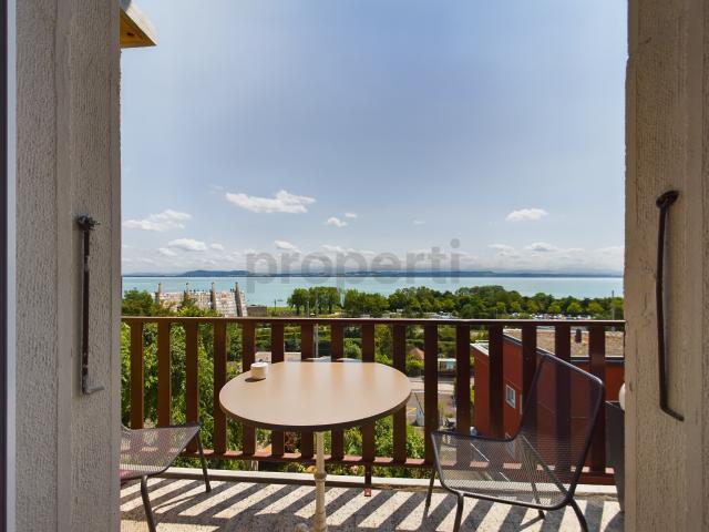 Appartement indépendant de 4 pièces à Neuchâtel avec vue sur le lac