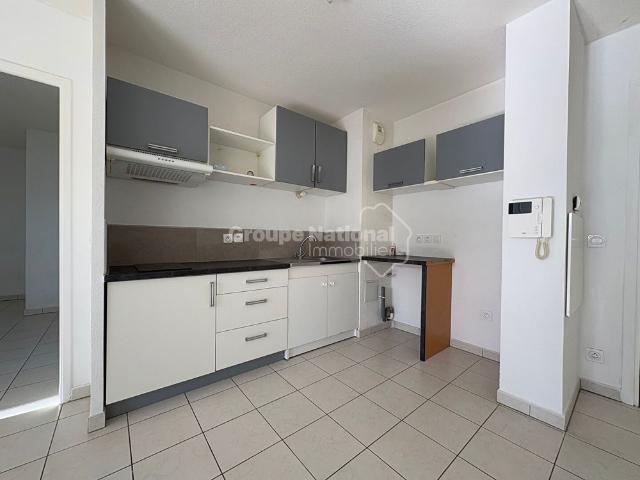 Appartement Istres 2 pièces avec parking et balcon