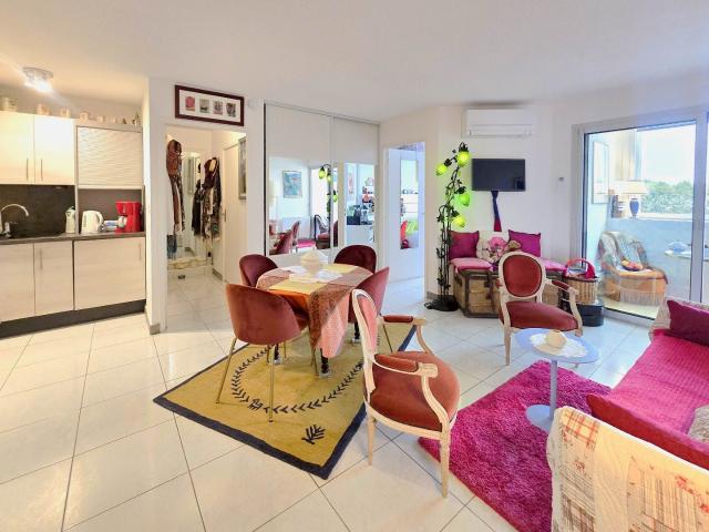 Appartement irréprochable avec vue, ascenseur et garage 40m² Sète