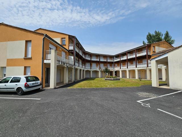 Appartement La Couronne 1 pièce s 27 m2