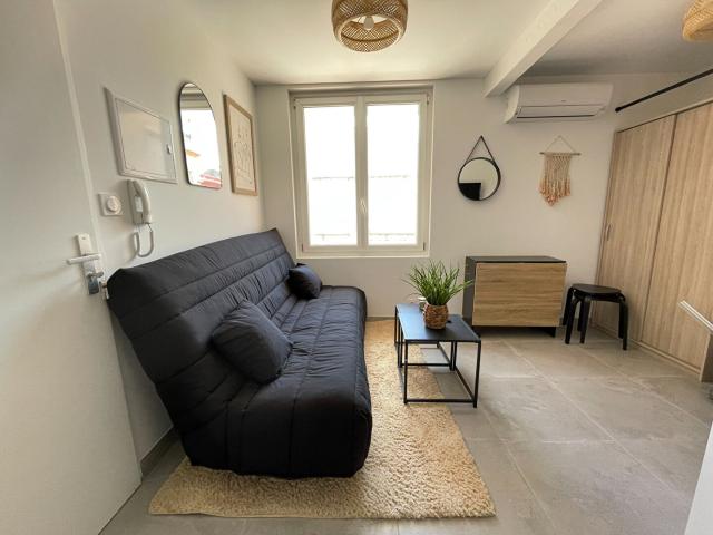 Appartement La Crau 1 pièce s 18 m2