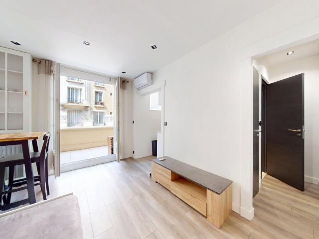 Appartement – La Garenne Colombes – Loyer: 980€ 1p 21.76m2