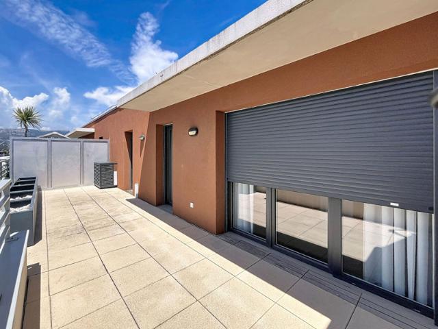 Appartement La Seyne Sur Mer dernier étage ascenseur terrasse 3 pièce s