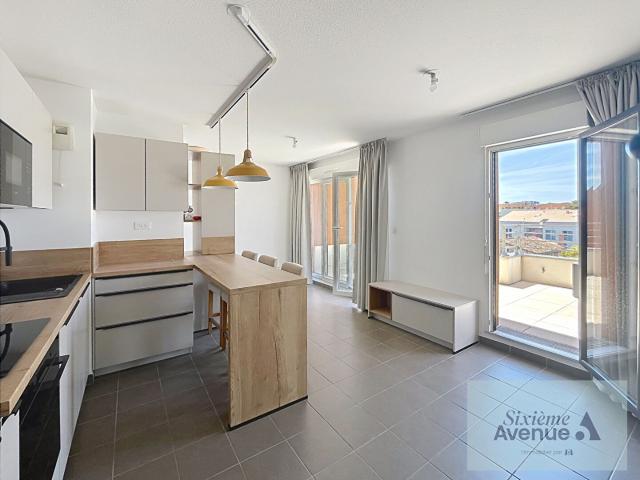Appartement La Seyne Sur Mer dernier étage ascenseur terrasse 3 pièce s