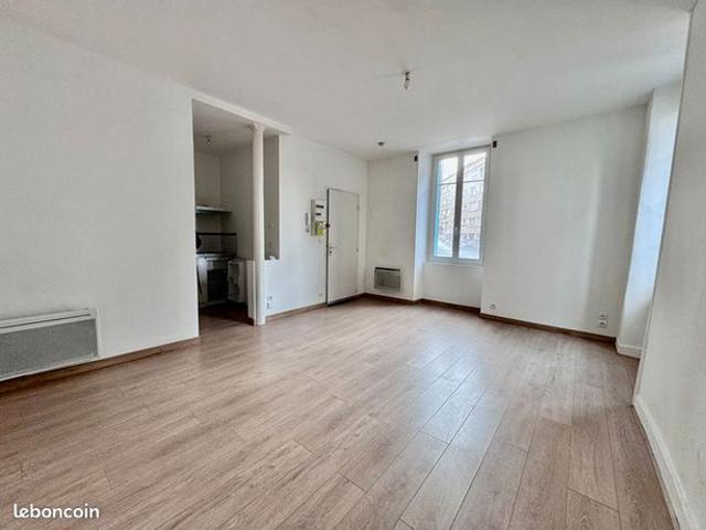 Appartement Laval T1 24.7 m2
