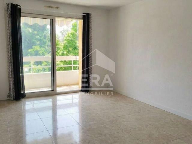 Appartement Le Cannet 1 pièce s 25.83 m2 LOCATION VIDE