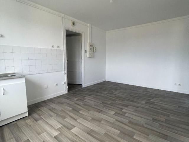Appartement Le Chambon Feugerolles 2 pièce s 43 m2