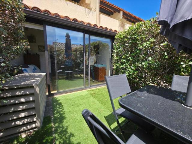 Appartement Le Lavandou 1 pièce s PRAMOUSQUIER 24 m2 parking face mer PISCINE