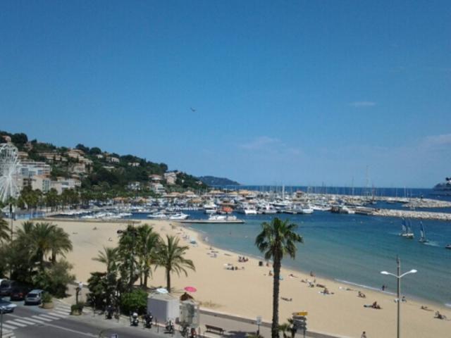 Appartement Le Lavandou 3 pièce s 58 m2 CENTRE er VRAI FRONT DE MER §