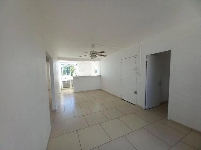 Appartement Les Abymes 4 pièce s 65 m2
