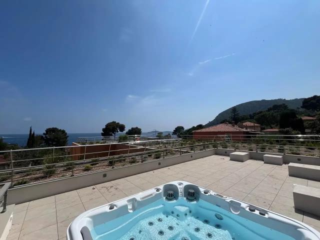 Appartement limitrophe plages, vue mer Èze, France