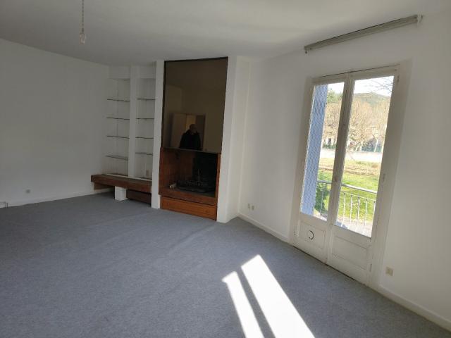 Appartement + Local Commercial 200m² Quillan