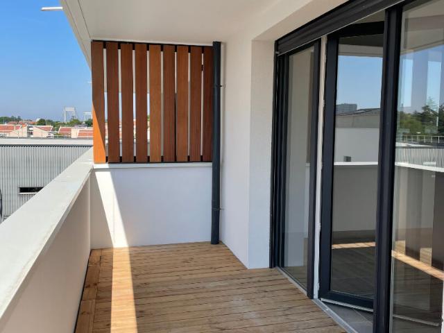 Appartement Lormont 2 pièce s 46 m2 avec 1 place de parking au sous sol
