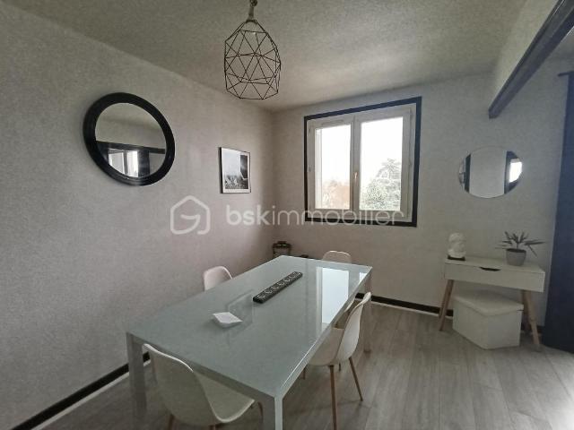 Appartement loué et meublé T3 d'environ 62m² avec balcon