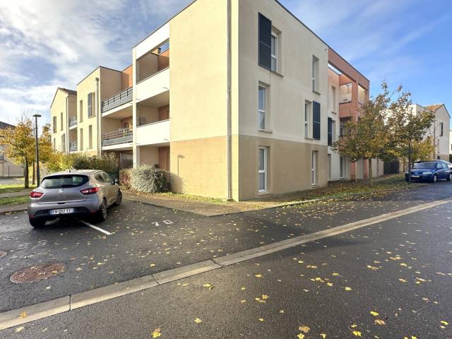 Appartement loué, 2 pièces, 42 m2, place de parking privative et