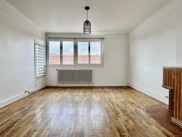 Appartement lumineux 68 m2 2 chambres Dernier étage