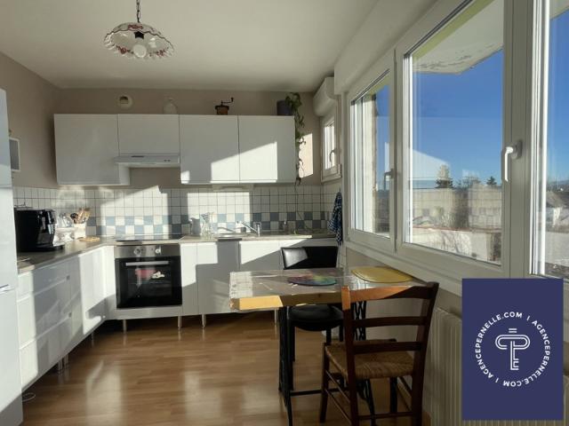 Bel appartement avec vue et très lumineux