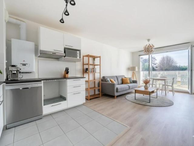 Appartement lumineux traversant 2 pièces avec jardin à Persan