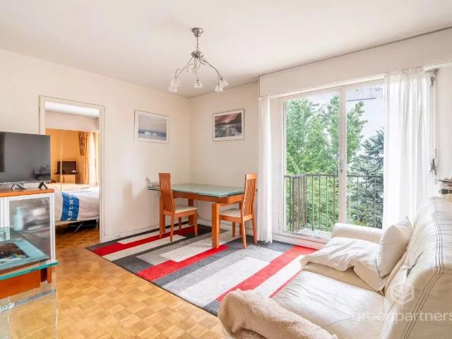 Appartement lumineux 3 pièces avec parking – Saint Fargeau Paris