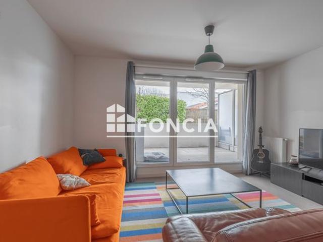 Appartement lumineux T3 avec balcon et parking – Résidence calme