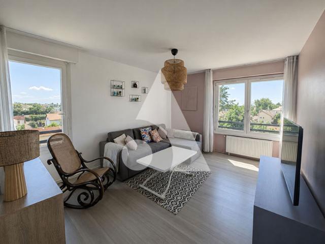 Appartement lumineux trois chambres résidence calme et sécurisée
