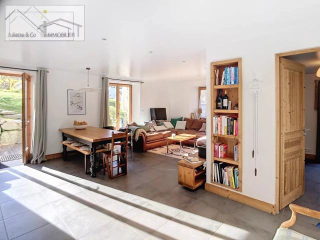 Appartement lumineux aux bossons avec cheminée