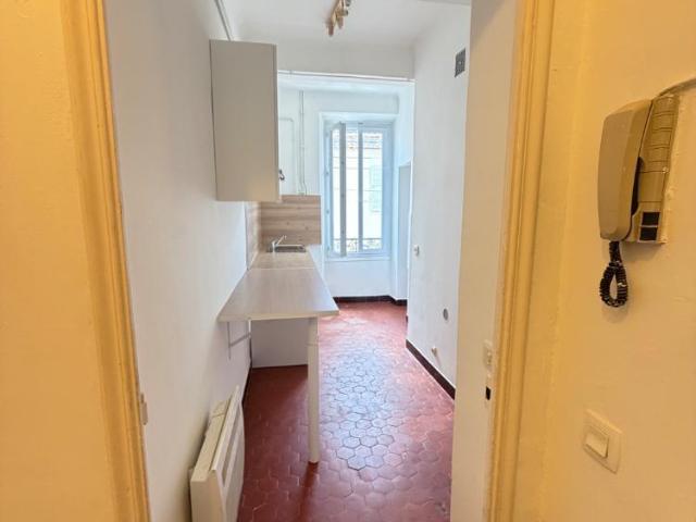 Appartement lumineux à louer à Draguignan, 1 pièce, étage 2