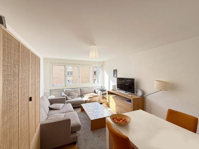 Appartement lumineux au 2e étage
