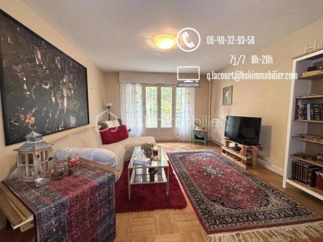 Appartement lumineux au cœur d'Avon avec doubles balcons