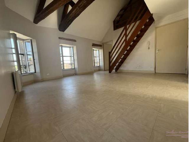 Appartement lumineux avec mezzanine Chemillé centre