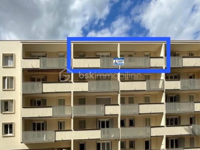Appartement lumineux avec ascenseur et balcon, exposition Sud