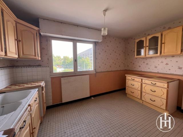 Appartement lumineux avec balcon et vue sur la cathédrale