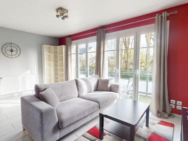 Appartement lumineux avec balcon et garage