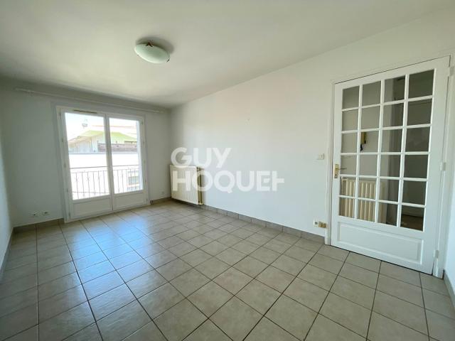 Appartement lumineux avec balcon et parking