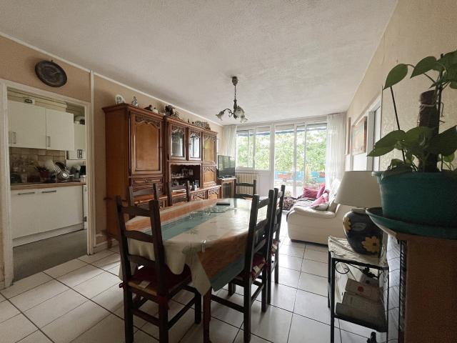 Appartement lumineux avec balcon sur parc arboré Mérignac