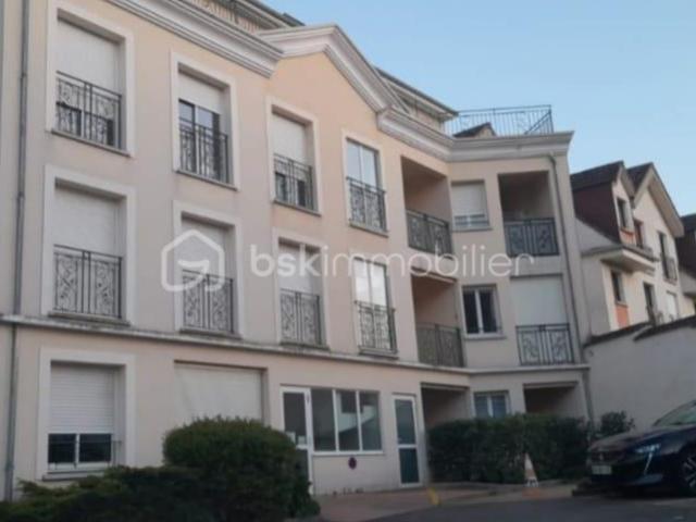 Appartement lumineux avec balcons dans quartier calme de Montereau Fault Yonne