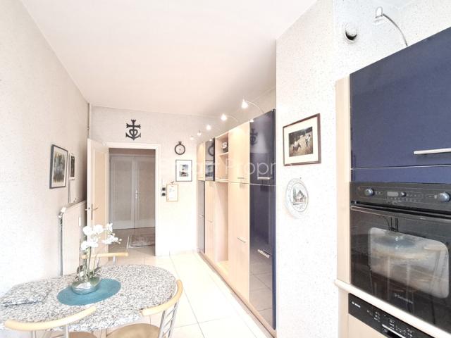 Appartement lumineux avec grand balcon