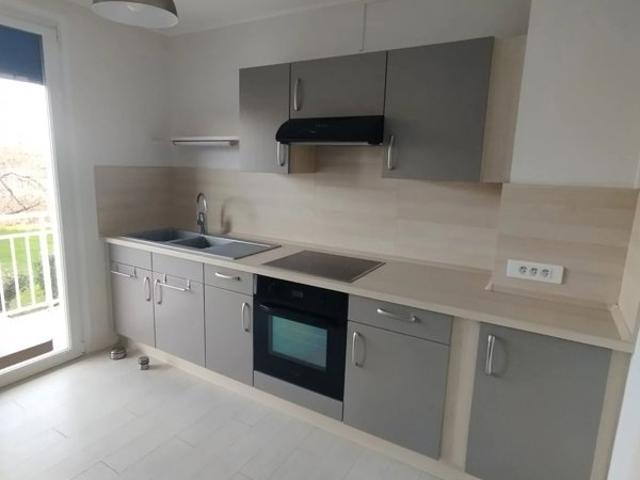 Appartement lumineux avec loggia et garage