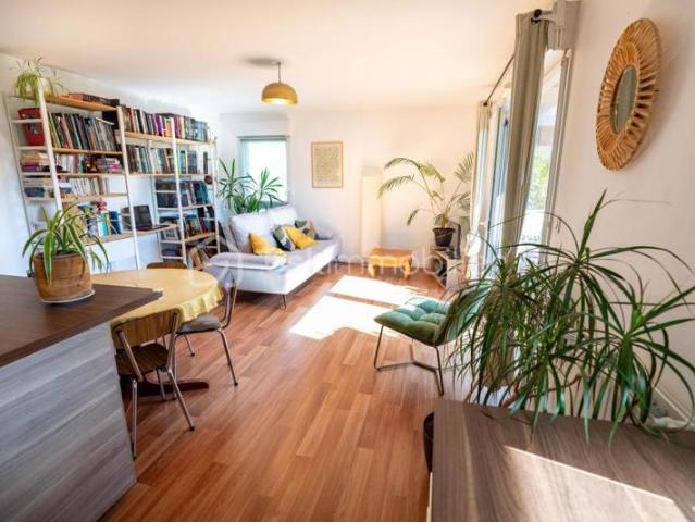 Appartement lumineux avec terrasse au coeur de Vezin