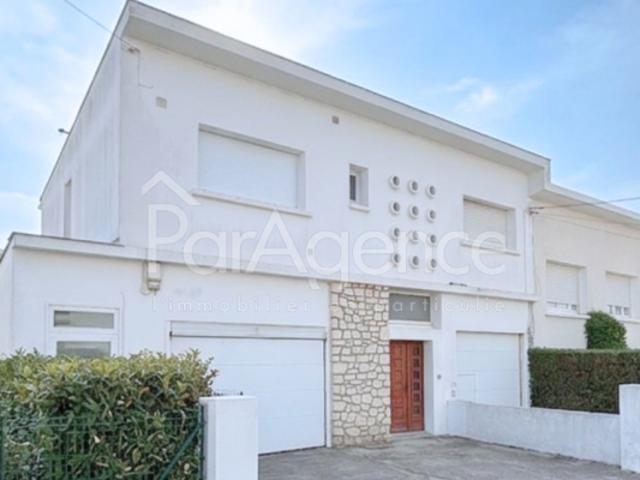 Appartement lumineux avec terrasse et grand garage Centre