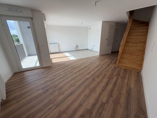 Appartement lumineux avec terrasse Parking en sous sol Notaire offert