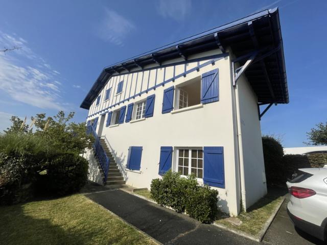 Appartement lumineux avec terrasse, vue Océan et Rhune. au