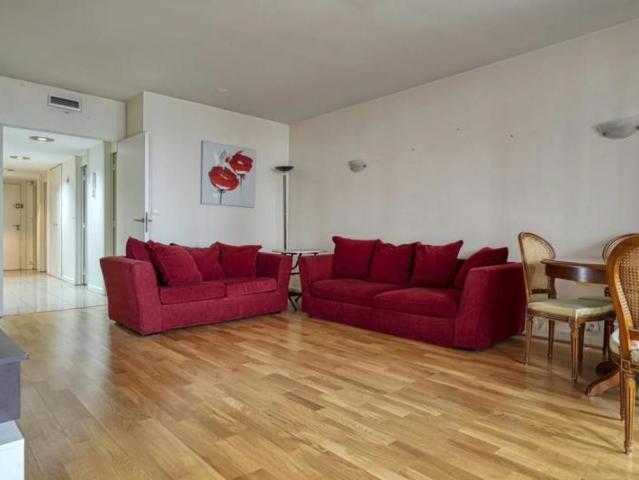 Appartement Lumineux de 70m2 dans La Tour Totem