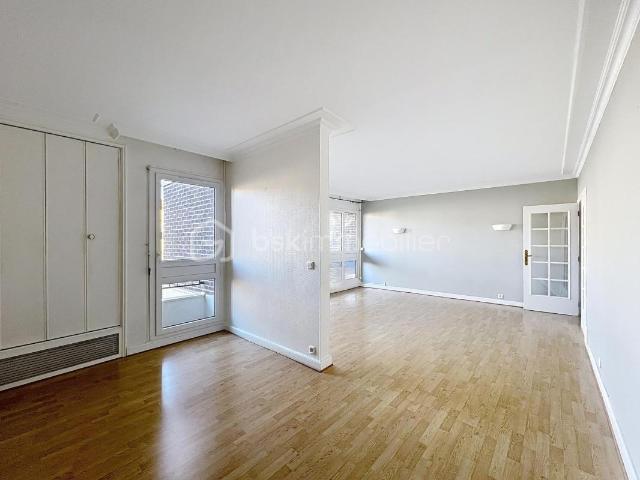 Appartement lumineux de 83 m² au dernier étage avec ascenseur, cave et parking en sous sol – Limeil Brévannes